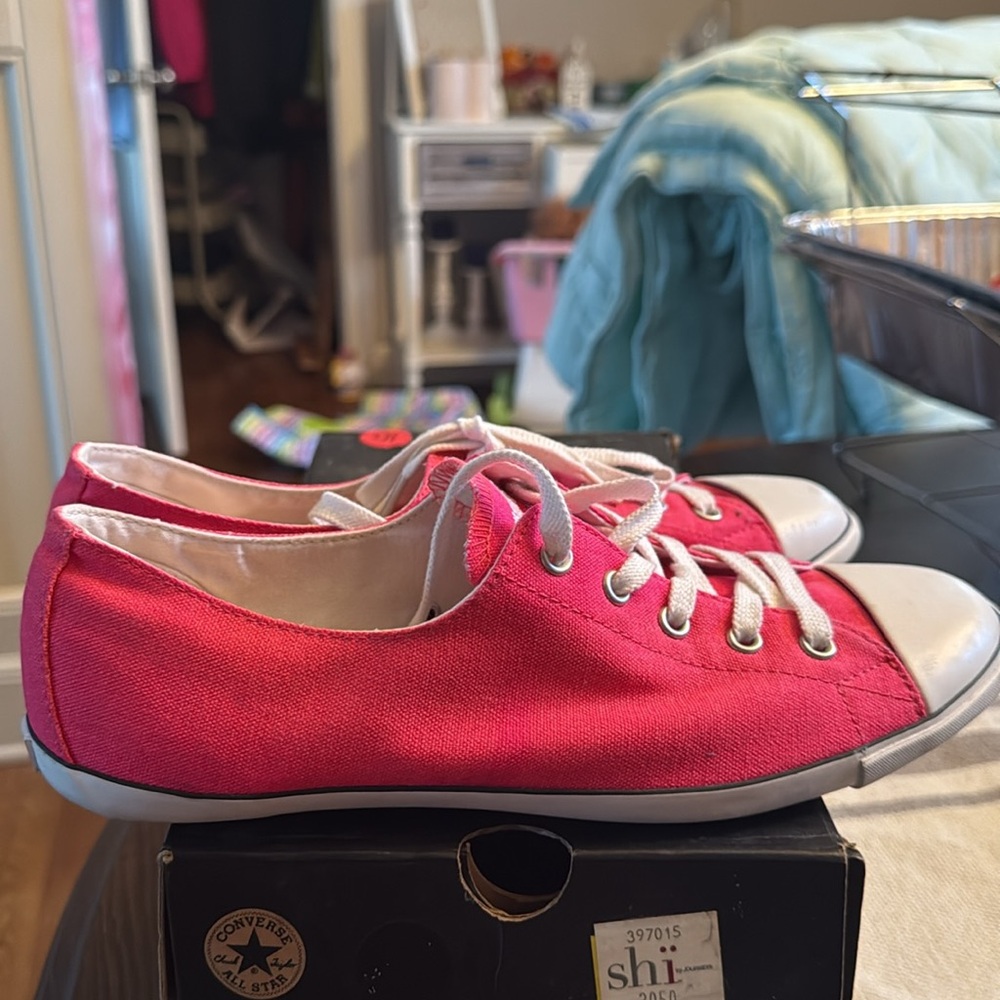 Converse Women's Chuck Taylor All Star Light OX Lace-Up 513 Size 10 - Picture 1 of 8